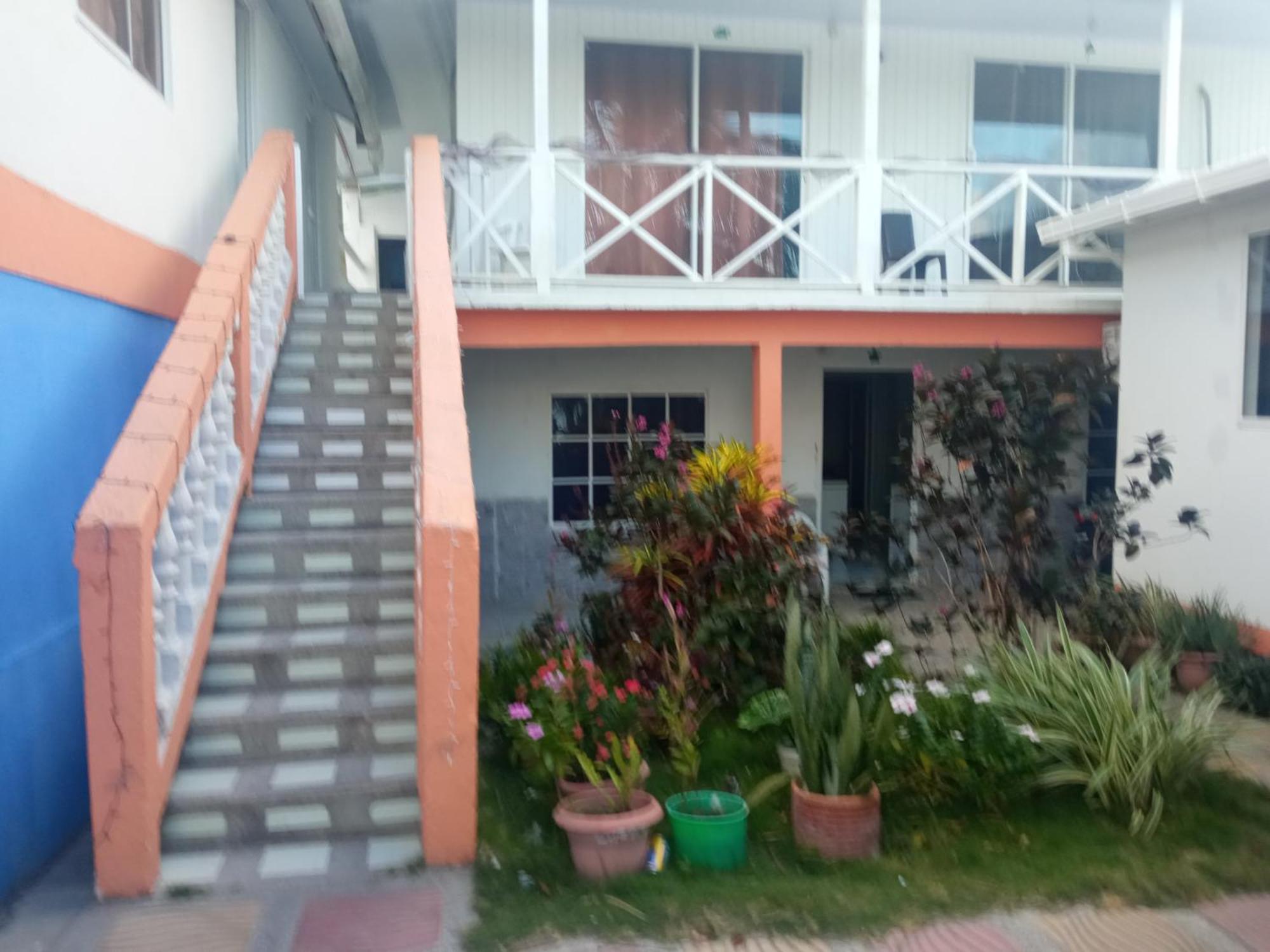 Posada Valerie Archibolds Exterior foto