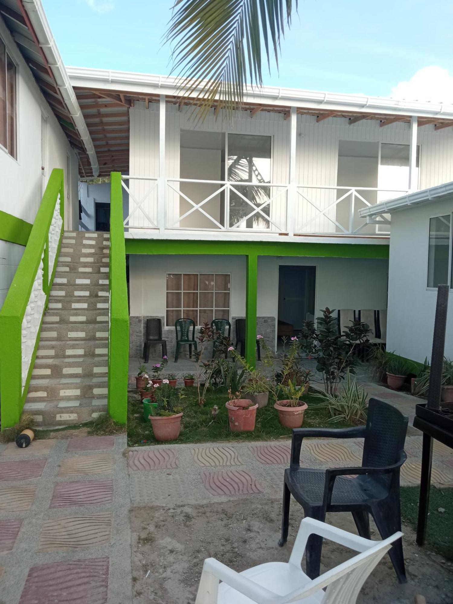 Posada Valerie Archibolds Exterior foto