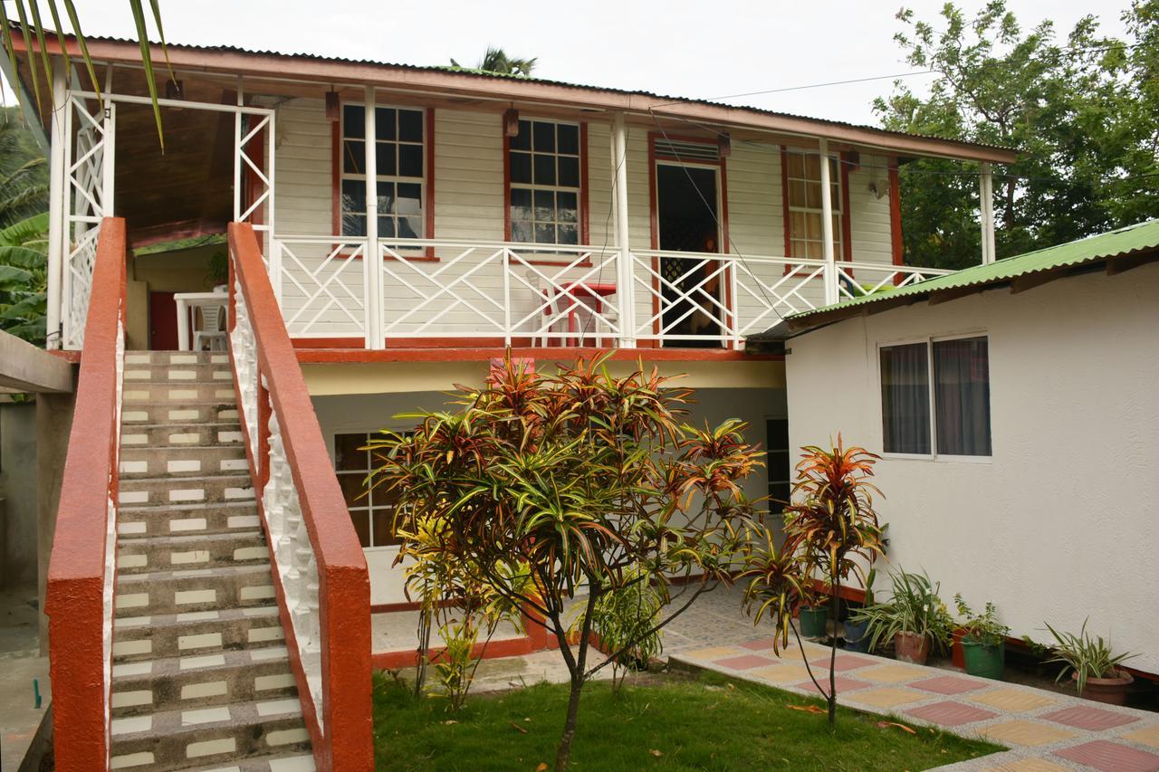 Posada Valerie Archibolds Exterior foto