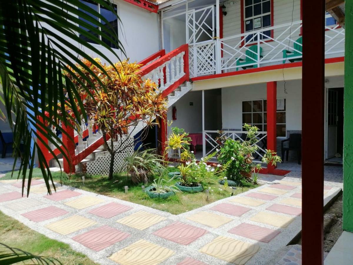 Posada Valerie Archibolds Exterior foto